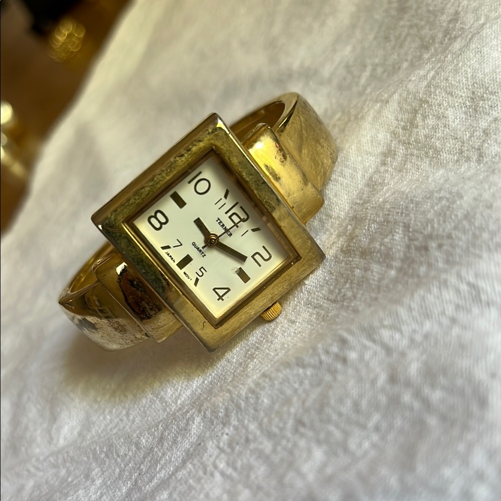 Gold Square Face Watch Bijoux Terner